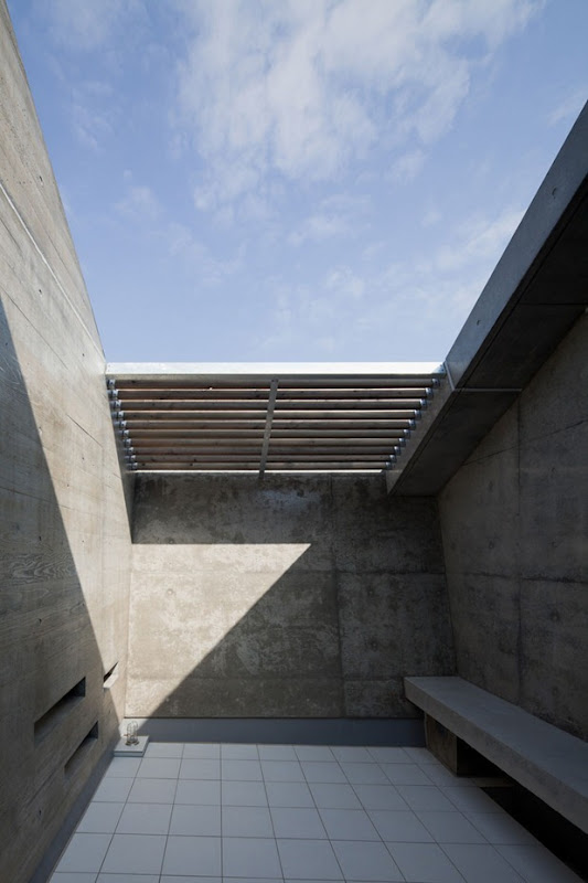 house in fuji by level architects 4