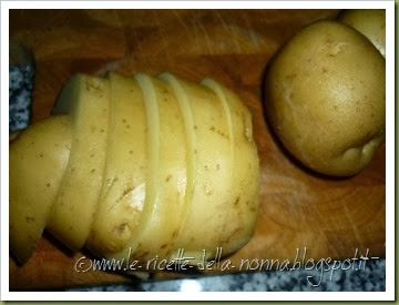 Cuscus integrale di farro con verdure miste al forno, insalata di cavolo cappuccio e fagioli neri piccanti (1)