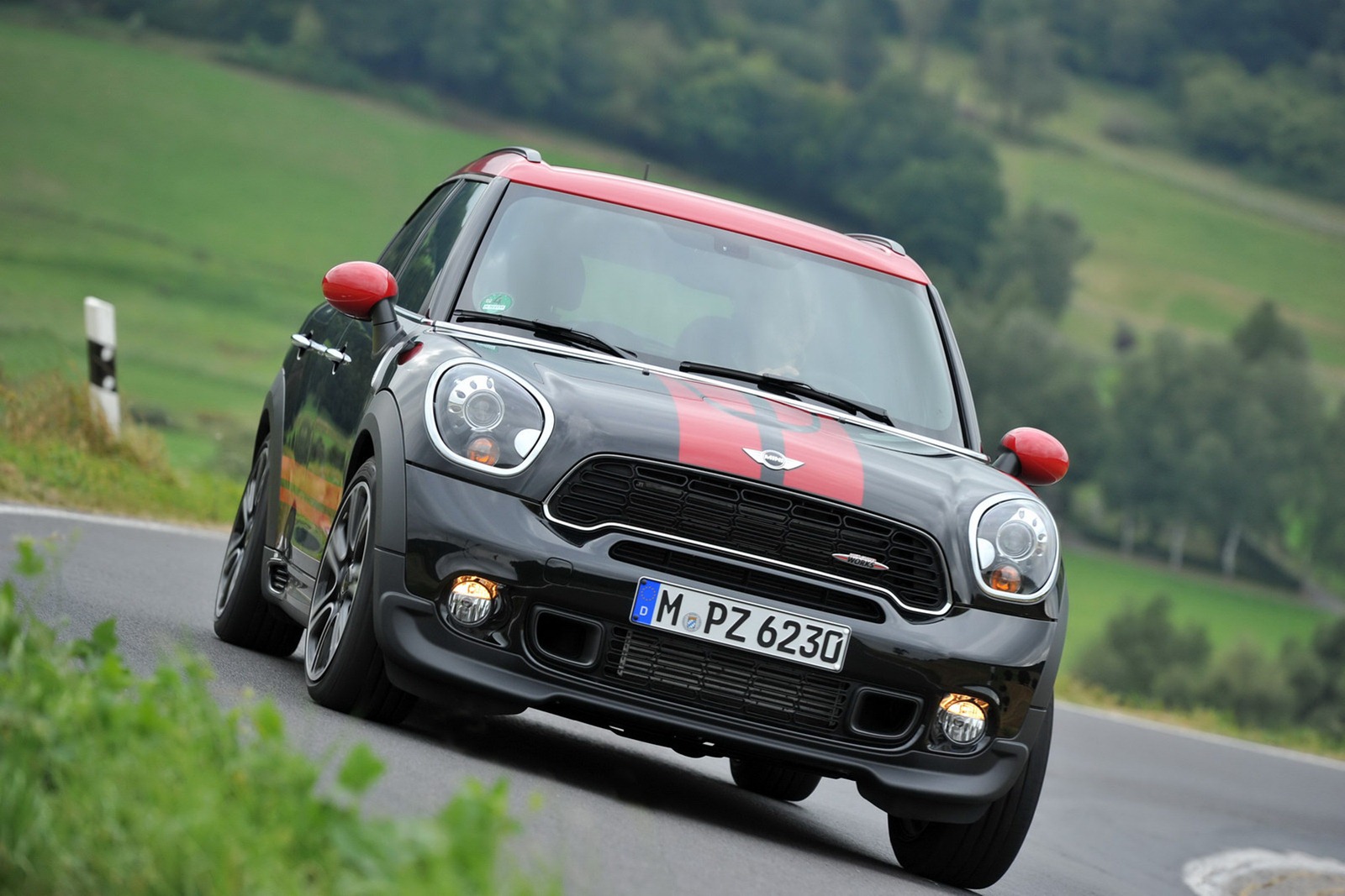 [2013-Mini-Countryman-JCW-7%255B2%255D.jpg]