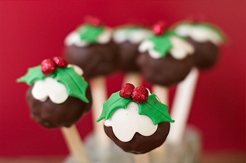 making-christmas-pudding-cake-pops-14