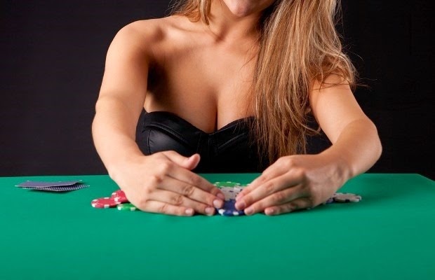 [hot-woman-poker-620x400%255B4%255D.jpg]