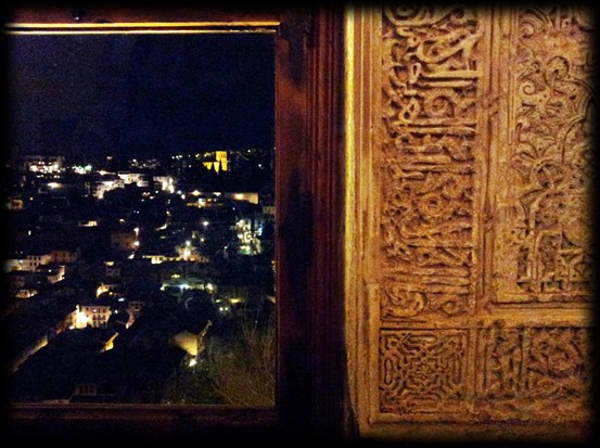 alhambra de noche