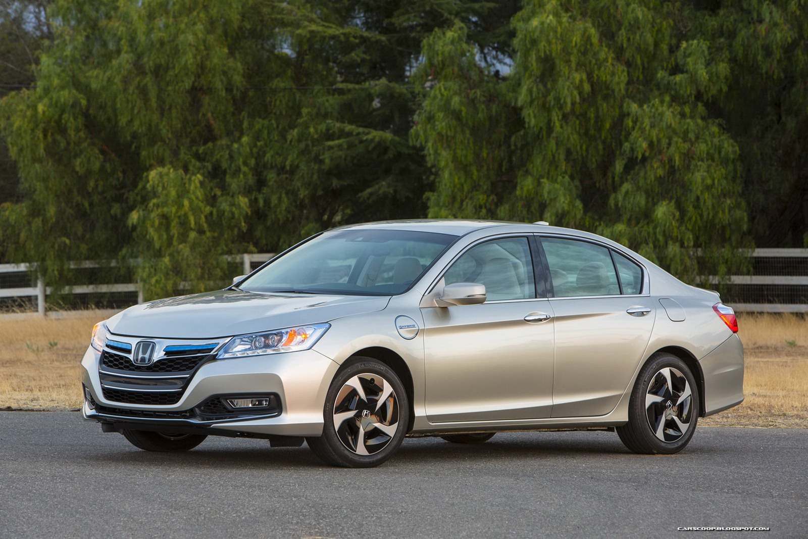 [2014_Honda_Accord_PHEV_196_%255B2%255D.jpg]