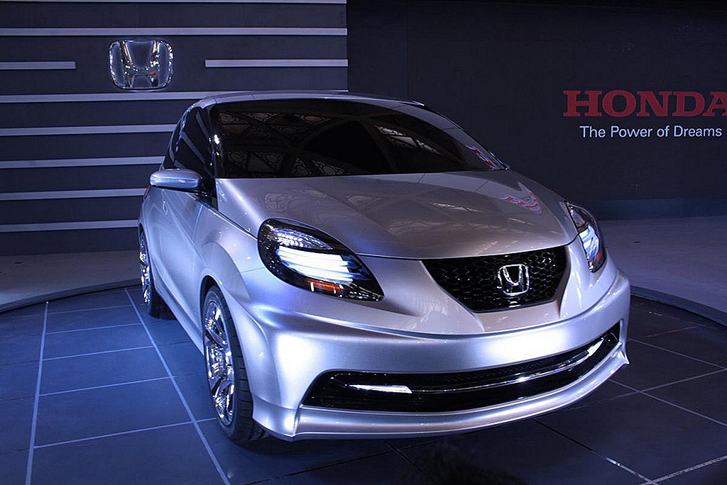 [2011-Honda-Brio%2520close%2520up%255B6%255D.jpg]