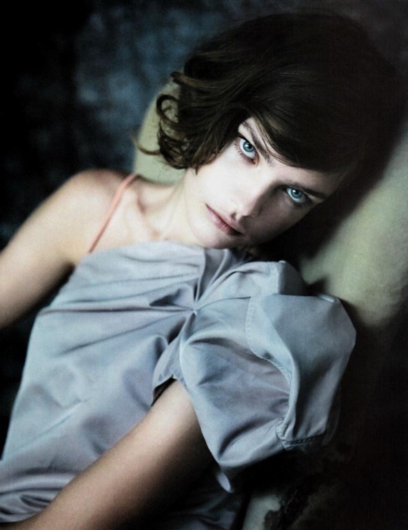 [natalia-vodianova-vogue-china-editorial-may-2010-4%255B5%255D.jpg]