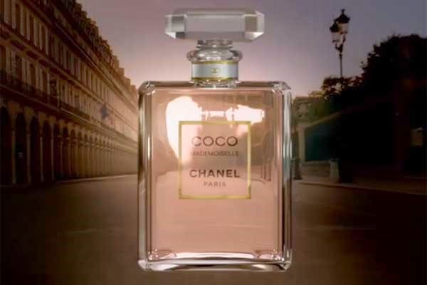 [Coco-Chanel-Mademoiselle-Perfume%2520-%2520copia%255B4%255D.jpg]
