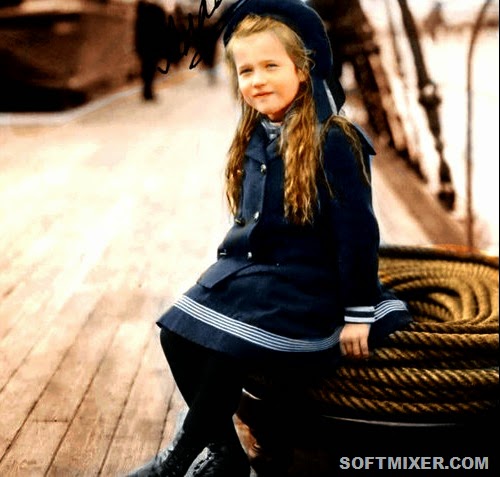 [anastasia_on_deck_by_hattie_james-d3a6nxj%255B17%255D.jpg]