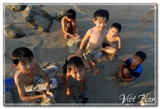 Nét mộc mạc của trẻ em nông thôn, Việt Nam