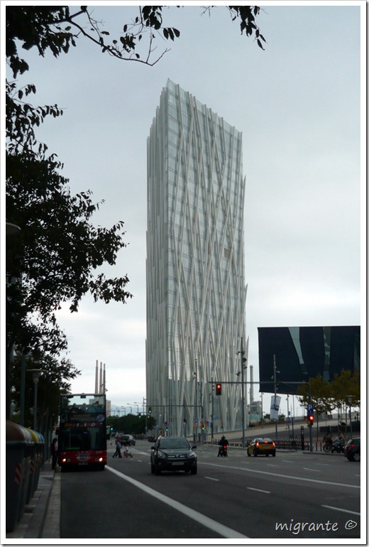 torre diagonal cero - nivel peatón - barcelona torre diagonal cero - nivel peatón - barcelona