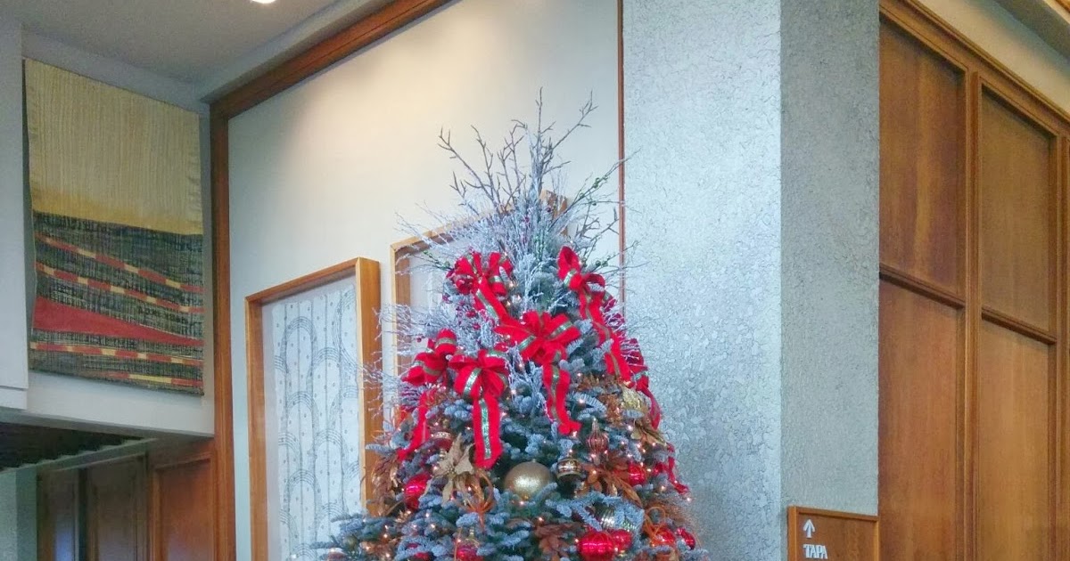 Hale Ku'ai Aloha 96815: Hilton Tapa Tower Christmas Tree 2013