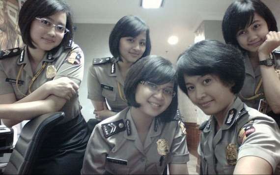 [indonesian-police-girls04%255B3%255D.jpg]