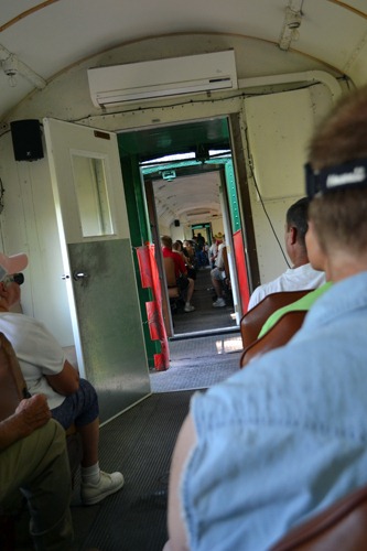 [train%2520car%2520interior%255B3%255D.jpg]
