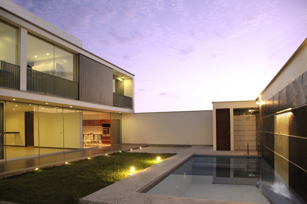 [casa-moderna-lf-itara-arquitectos%255B8%255D.jpg]