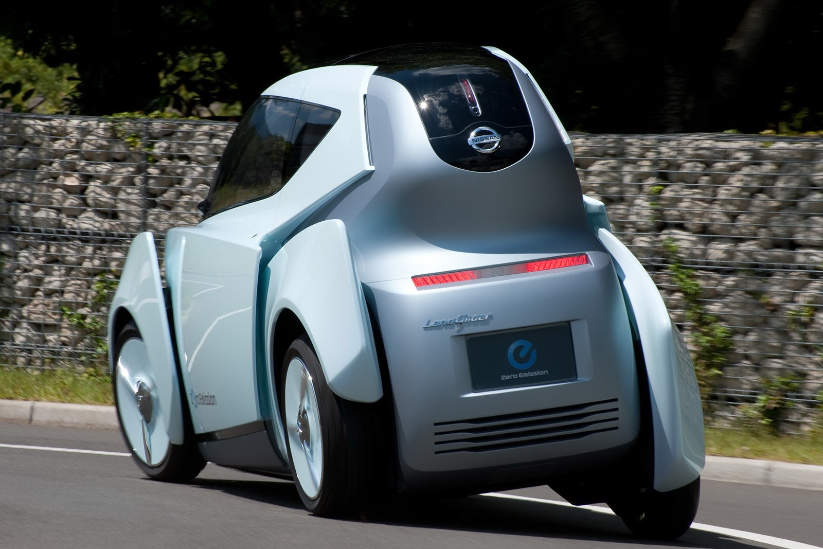 [Nissan-Land-Glider-Concept-6%255B2%255D.jpg]