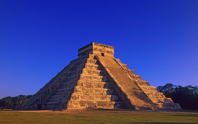 Maya Pyramid of Kukulkan. mi9.com