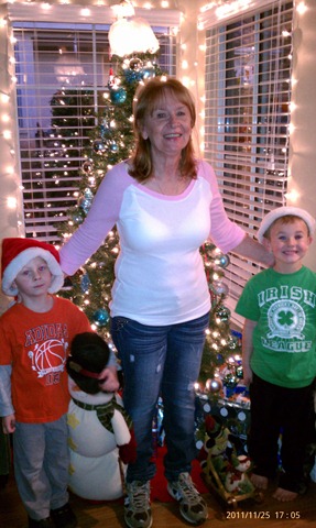 [mom%2520with%2520boys%255B2%255D.jpg]