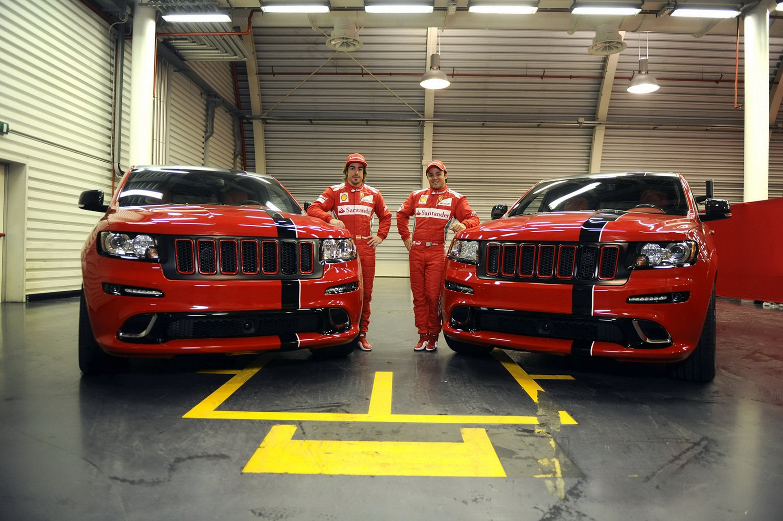 [Carscoop-Ferrari-Style-Jeep-Grand-Cherokee-17%255B2%255D.jpg]