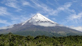 Vulcão Osorno visto desde os Saltos del Río Petrohue
