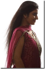 actress-athmiya-sideview