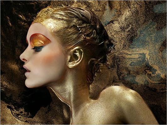 beautiful-girl-bath-of-gold-paint-iain-crwaford-photography