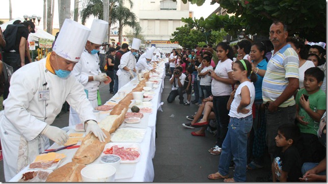 Preparación de la Torta de la Barda mas grande Preparación de la Torta de la Barda mas grande