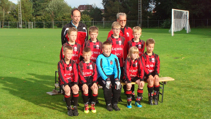 2011 - 07 SEP - WVV E5 TRAINING IN TENUE 02.jpg