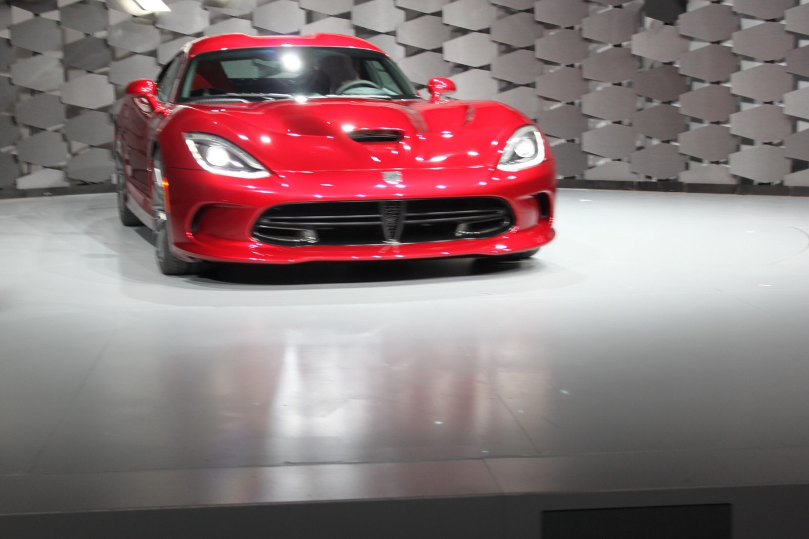 [2013-SRT-Viper-09%255B2%255D%255B2%255D.jpg]