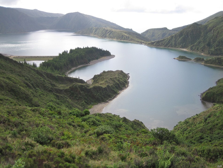 [Lagoa_do_Fogo3.jpg]