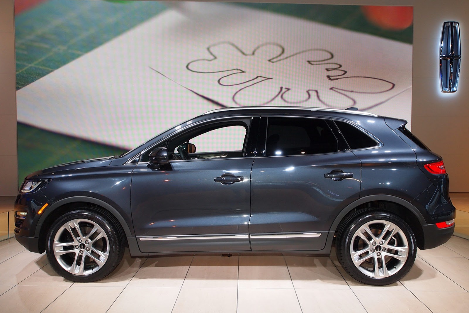 [2015-Lincoln-MKC-SUV-4%255B2%255D.jpg]