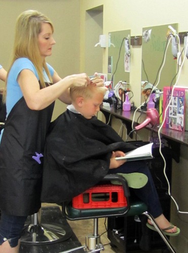 [Taylor%2520Hair%2520Cut%255B4%255D.jpg]