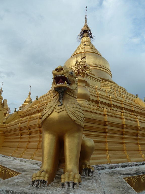 [Myanmar-Mandalay-Kuthodaw-Pagoda-9-S%255B6%255D.jpg]