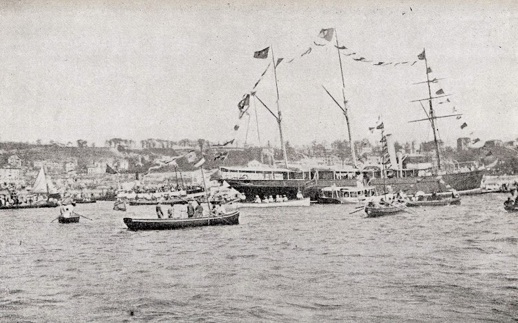 Llegada a Santander de Alfonso XIII a bordo del aviso URANIA en 1.902. Del libro La Marina Cántabra. Desde el Vapor. Vol. III.JPG