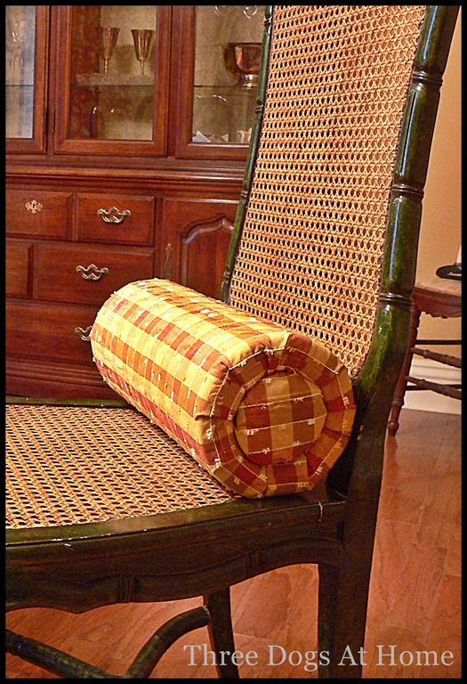 [compactor-dr-curtains-pillow-0761.jpg]
