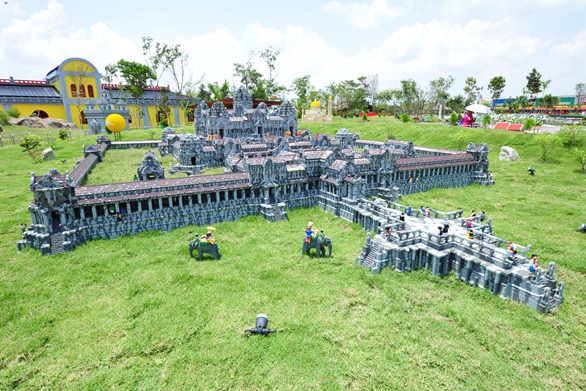 Angkor Wat LEGO replica Angkor Wat LEGO replica