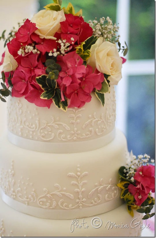 WEDD  cake close