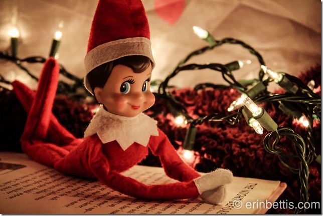 Reading "'Twas the Night Before Christmas Elf on the Shelf. Click for more ideas! #elfontheshelf