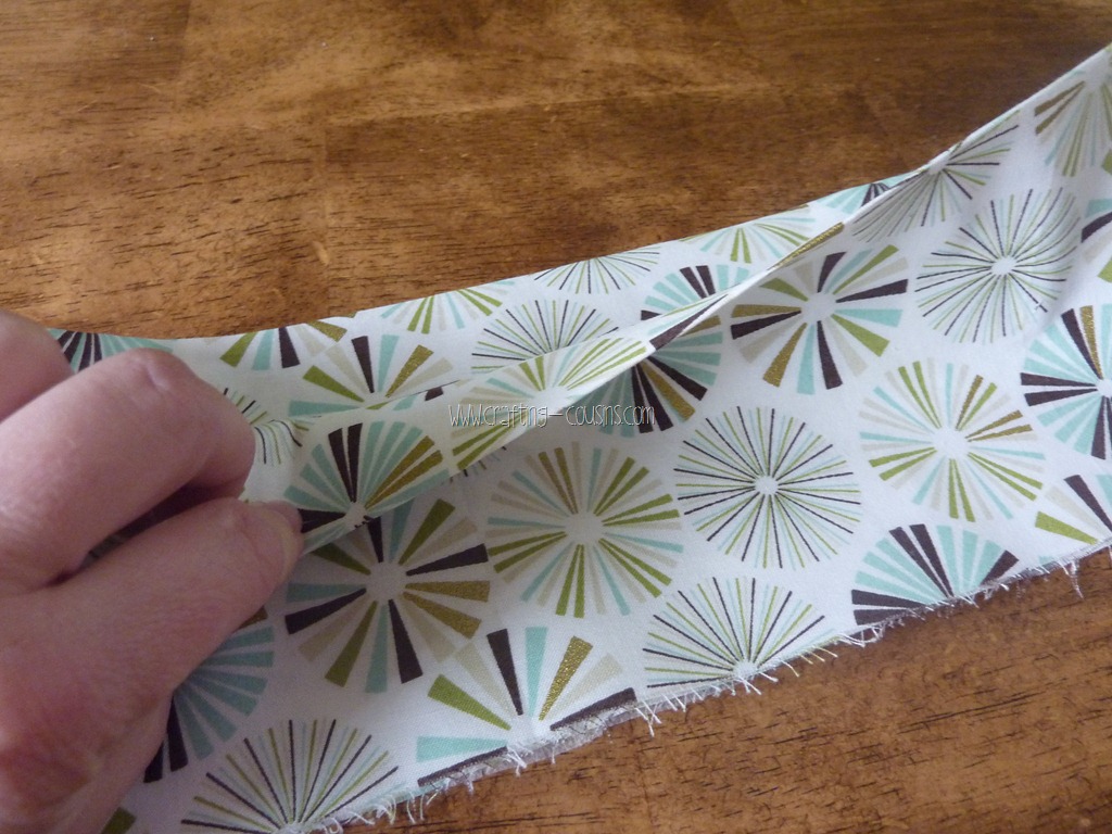 [Crafty%2520Cousins%2527%2520Flouncy%2520Bag%2520Tutorial%2520%252835%2529%255B3%255D.jpg]