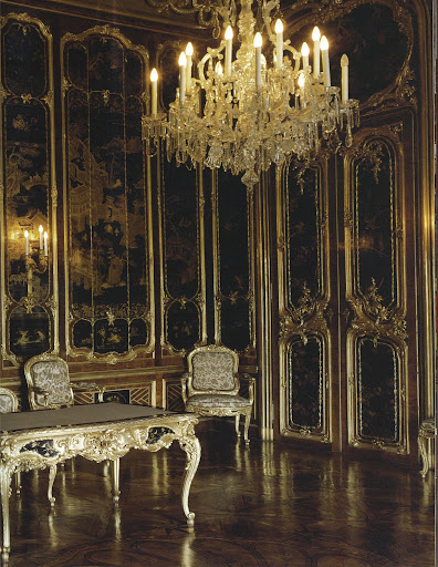 Another view of the study in Schonbrunn Palace. ( Another view of the study in Schonbrunn Palace. (