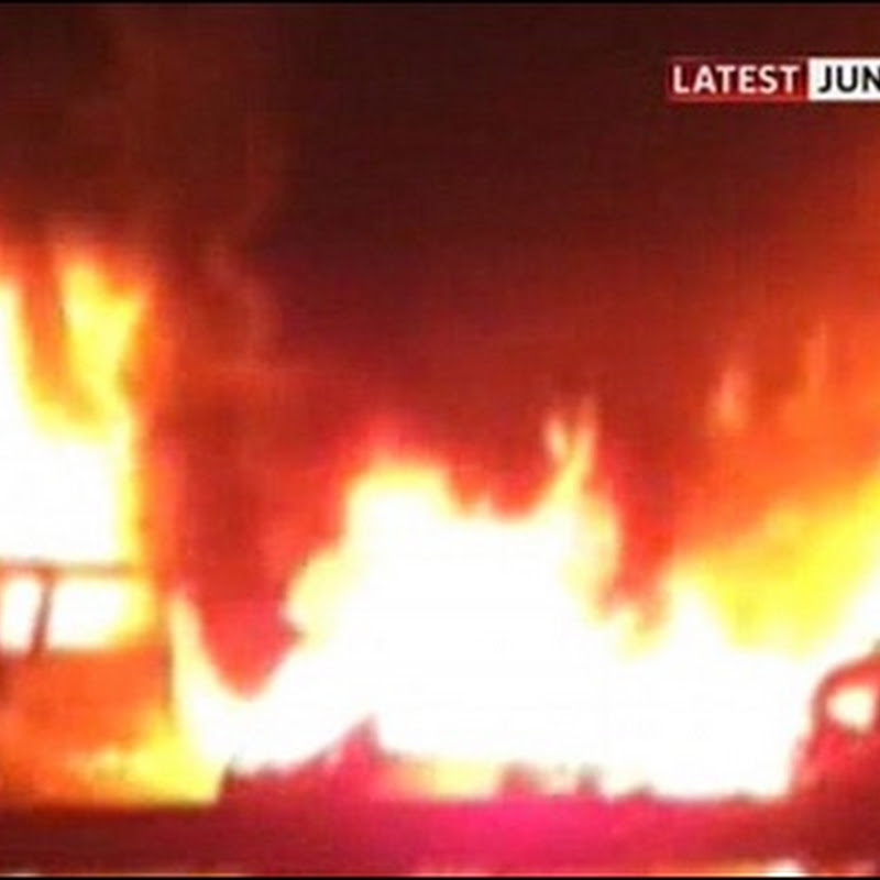 gambar kemalangan paling ngeri dan terburuk di uk - 51 buah kenderaan …macam final destination!