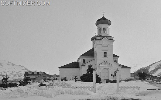 800px-Russian_Orthodox_Church_and_Churchyard_in_Alaska