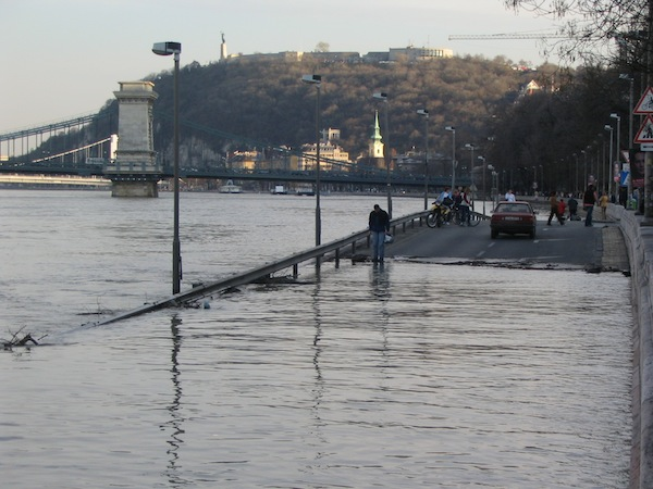 Flooding in Budapest, June 2013. Photo: IPS