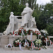 A Petőfi-szobor a koszorúzás után