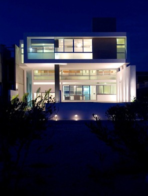 Arquitectura-minimalista-moderna-casa-escalonada-seijo-peon-arquitectos