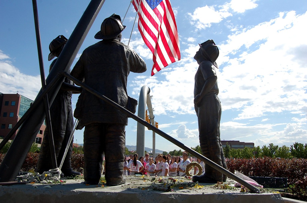 [memorialstatues813.jpg]