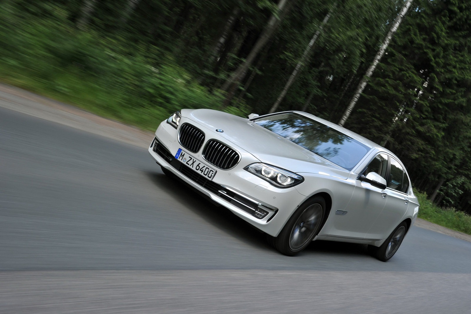 [2013-BMW-7-Series-8%255B5%255D.jpg]