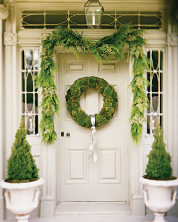 This wreath made with cushion moss will thrive all year long.