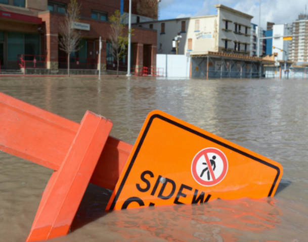 Flooding in Calgary, 22 June 2013. The entire downtown was evacuated as the Bow and Elbow rivers overflowed their banks after two days of heavy rain. Photo: Reuters