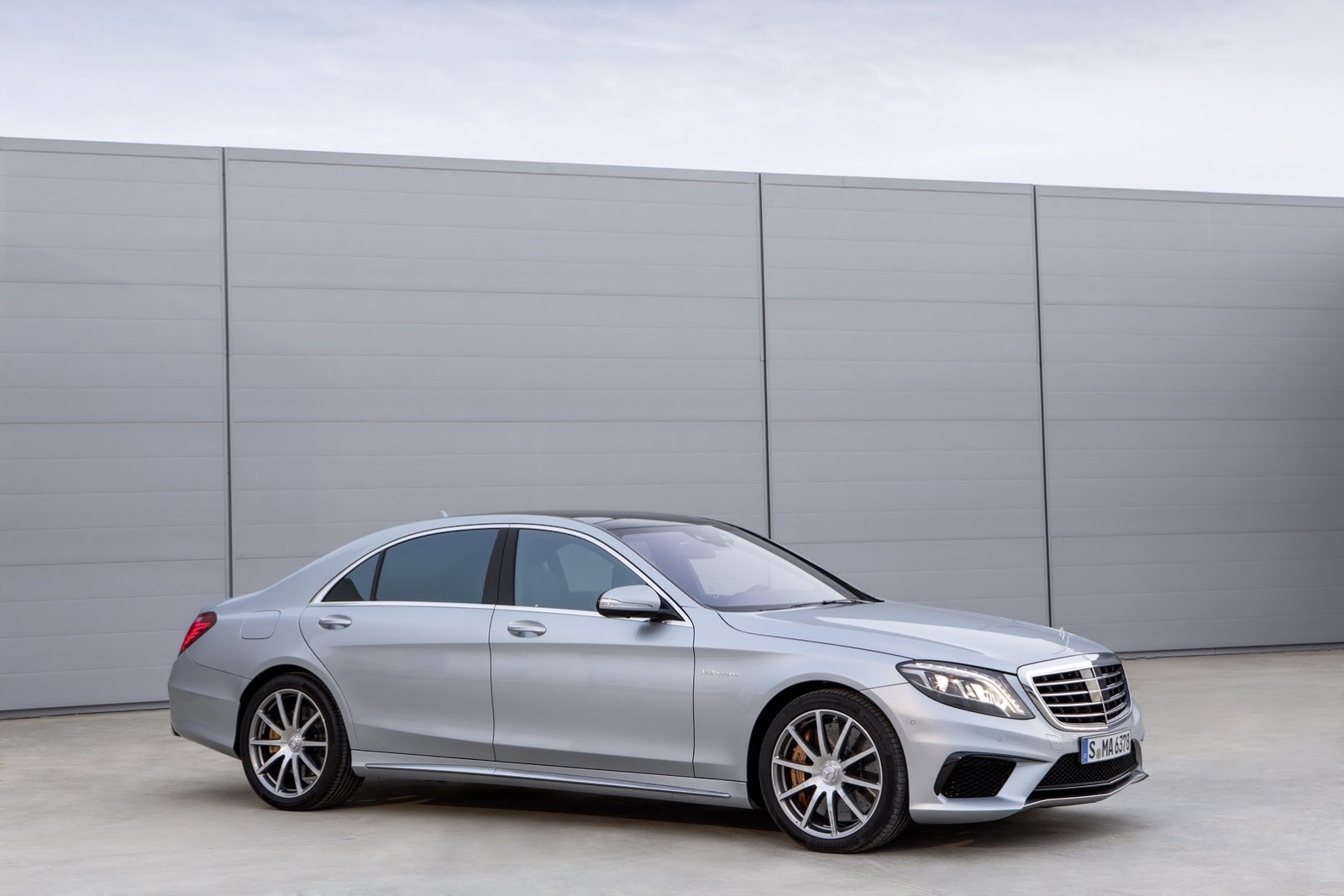 [2014-Mercedes-Benz-S63-AMG-4%255B2%255D.jpg]
