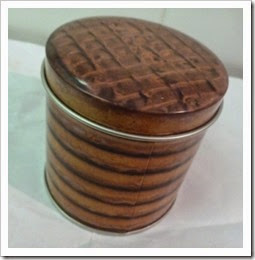 chocolate digestive tin