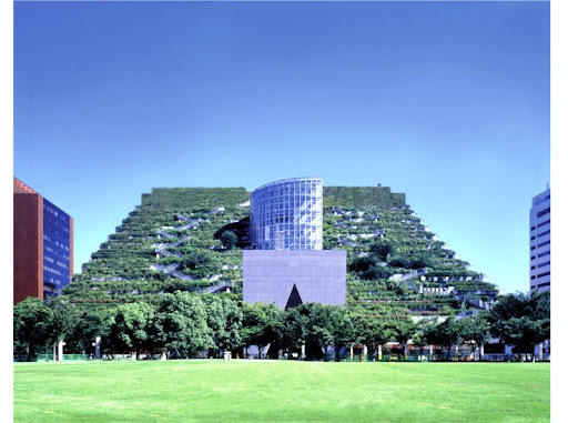 The ACROS Fukuoka Prefectural International Hall in Fukuoka, Japan, was built to resemble a mountain. (Photography: Hiromi Watanabe)
